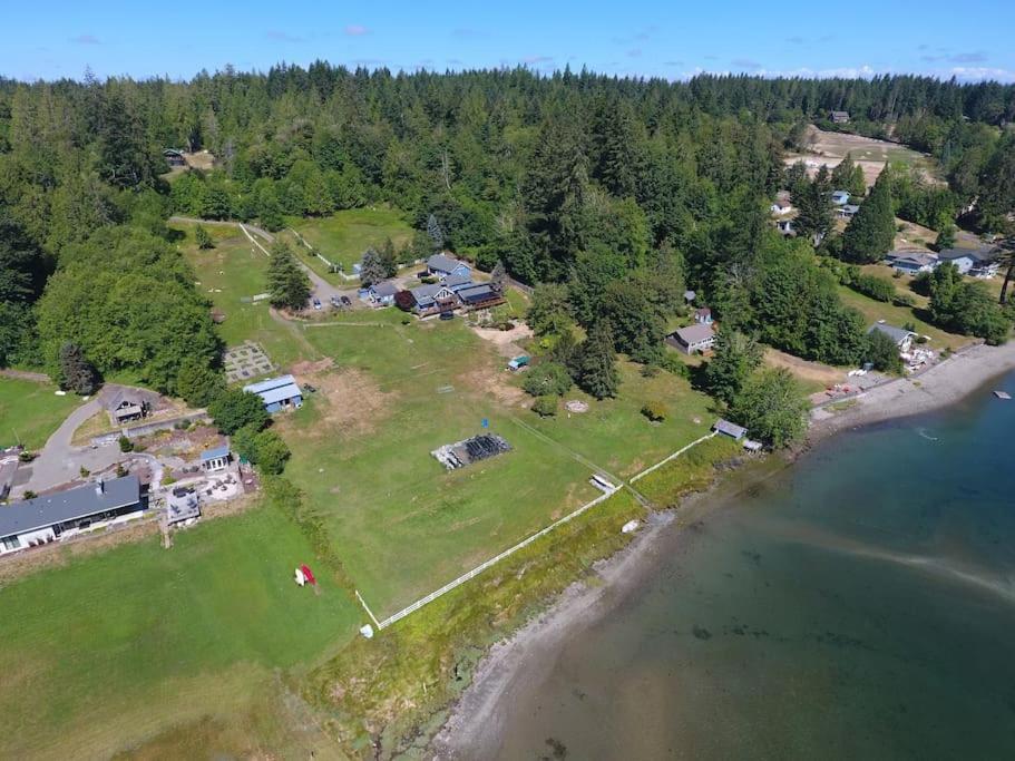Oceanfront Studio/Loft: Alpacas, Oysters & Kayaks シェルトン エクステリア 写真