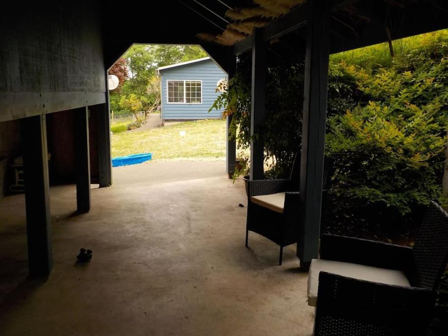 Oceanfront Studio/Loft: Alpacas, Oysters & Kayaks シェルトン エクステリア 写真